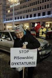 Manifestacja-13-grudnia---raz-wystarczy-Rocznica-wprowadzenia-stanu-wojennego-w-PRL-Warszawa-2018121