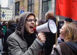 Manifestacja-anty-bankowa-w-Warszawie-20111015