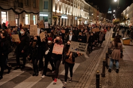 Portest-kobiet-w-Warszawie,-po-wyroku-Trybunalu-Konstytucyjnego-stwierdzajacego-niezgodnosć-aborcji