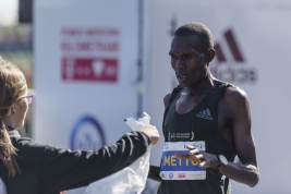 David-Metto-po-zakonczeniu-biegu-na-40-PZU-Maratonie-Warszawskim-20180930