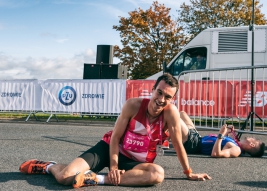 Biegacz-Florian-Pyszel-po-zakonczonym-biegu-na-5km-podczas-41-PZU-Maratonu-Marszawskiego-Warszawa-20