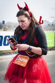 Pani-Marta,-uczestniczka-14-PZU-Pol-maratonu-Warszawskiego-Warszawa-20190331